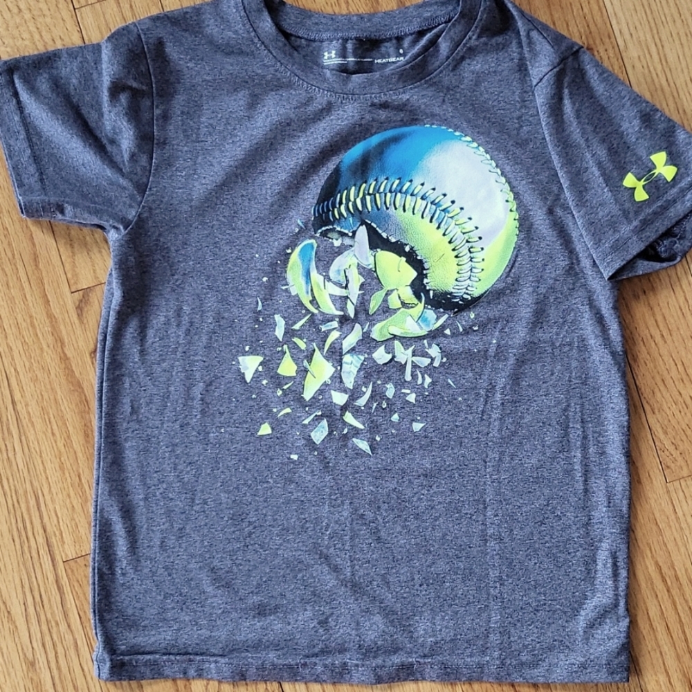 Lot of 4 UA tshirts - youth size 6